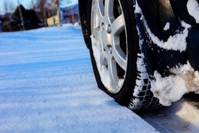 雪道　タイヤ画像